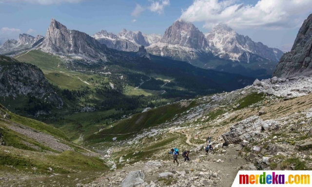  Foto  Mengunjungi Dolomite pegunungan  terindah di  dunia 
