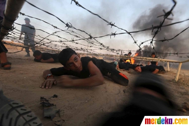 Foto : Aksi heroik pemuda Palestina latihan militer 