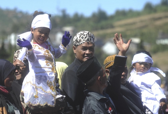 Ritual potong rambut anak gimbal ramaikan Dieng Culture Festival