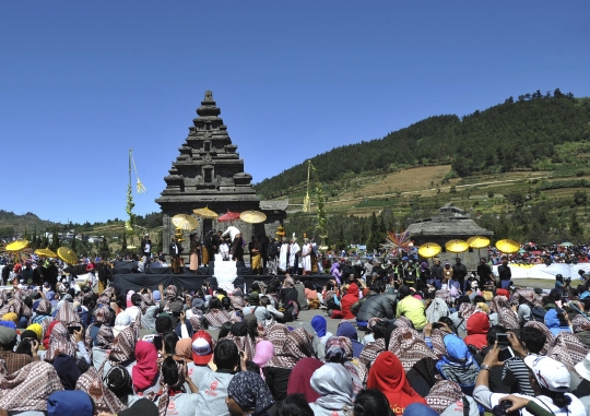 Ritual potong rambut anak gimbal ramaikan Dieng Culture Festival