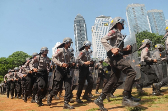 Aksi puluhan polisi gelar simulasi pengamanan Pilkada serentak