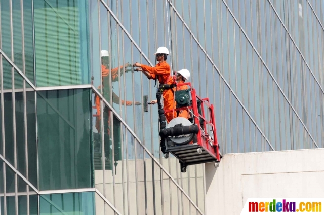 Foto : Jumlah kecelakaan kerja di Indonesia tembus 103.000 per tahun| merdeka.com