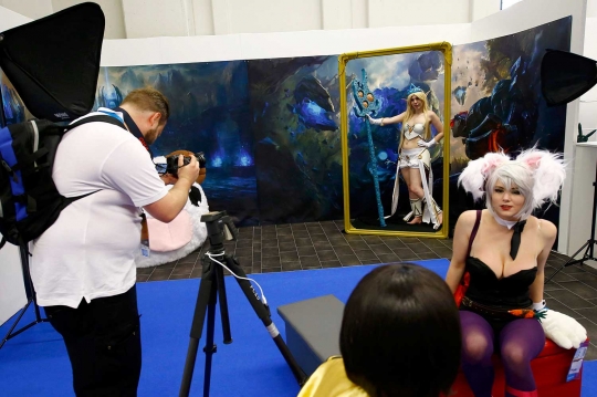 Penampilan para cosplayer cantik dan seksi di Pameran Gamescom 2015