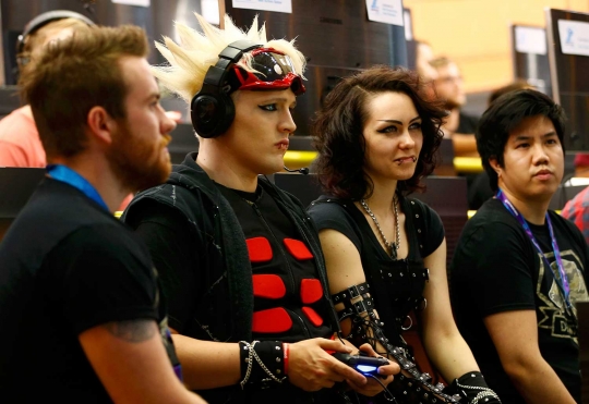 Penampilan para cosplayer cantik dan seksi di Pameran Gamescom 2015