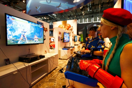 Penampilan para cosplayer cantik dan seksi di Pameran Gamescom 2015