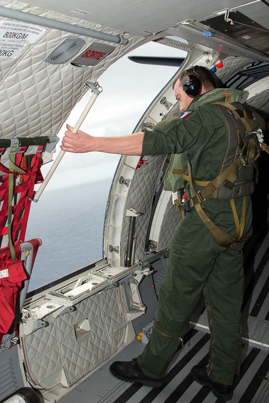 Militer Prancis sisir perairan di Pulau La Reunion cari puing MH370