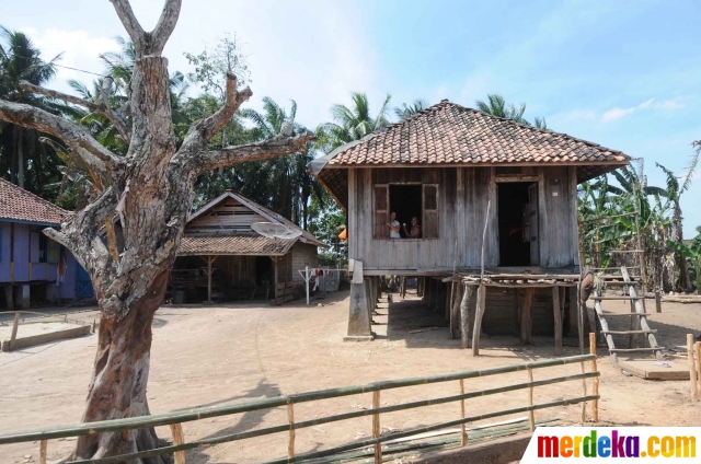 Foto : Melihat gaya kuno rumah adat Lampung di Negara 