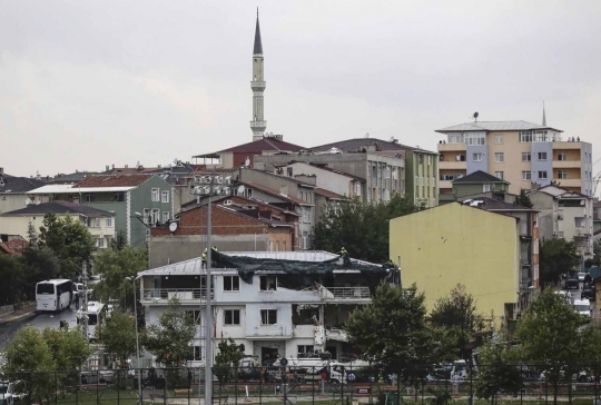 Kondisi kantor polisi di Turki hancur usai dibom militan