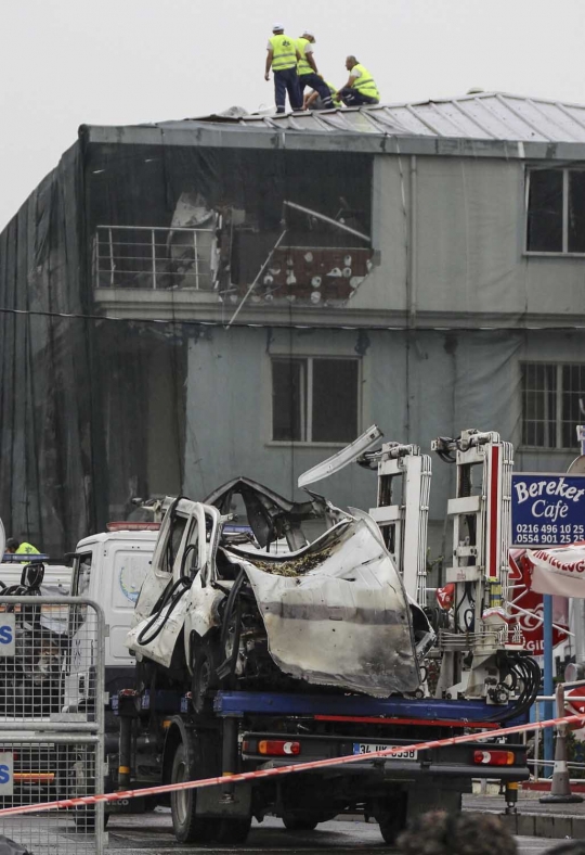 Kondisi kantor polisi di Turki hancur usai dibom militan