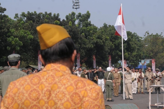 Melihat aksi teatrikal pertempuran Solo di Senayan