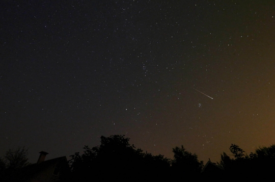 Menyaksikan keindahan fenomena hujan meteor Perseid