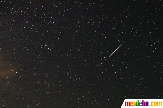 Fenomena Hujan Meteor Pada Mesosfer Foto Menyaksikan keindahan fenomena hujan meteor Perseid 