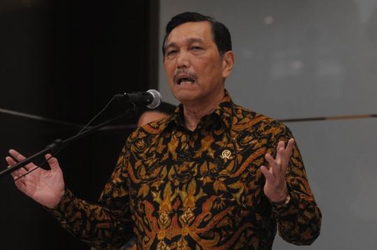 Sertijab Menko Polhukam, Luhut dan Tedjo kompak berbatik cokelat