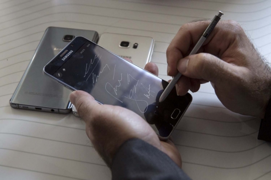 Ini wujud phablet terbaru Samsung, Galaxy S6 Edge Plus dan Note 5