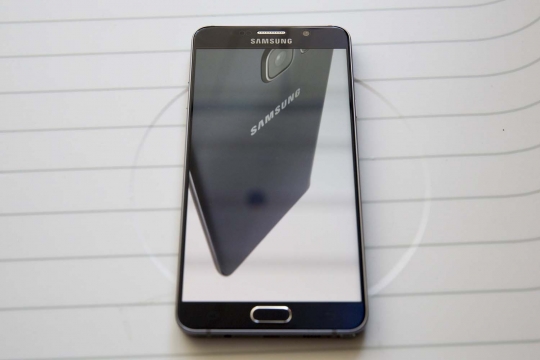 Ini wujud phablet terbaru Samsung, Galaxy S6 Edge Plus dan Note 5