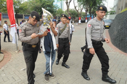 Ini pelajar SMK yang beraksi anarkis palak dan rusak bus Kopaja