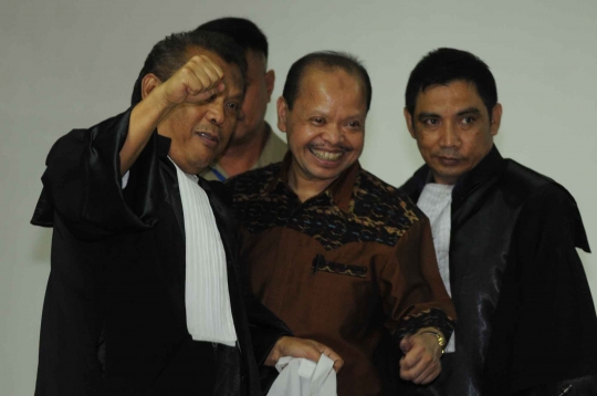 Ini ekspresi Sutan Bhatoegana usai divonis 10 tahun penjara