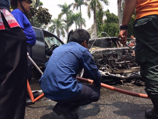 Ini kondisi Mercy hangus terbakar usai tabrak Nissan March di Medan