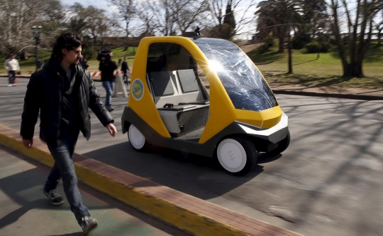 Canggihnya mobil listrik tanpa pengemudi buatan Argentina