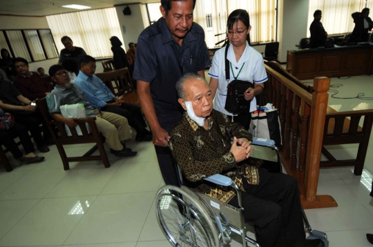 Jalani sidang lanjutan, Hasan Wijaya hadir pakai kursi roda