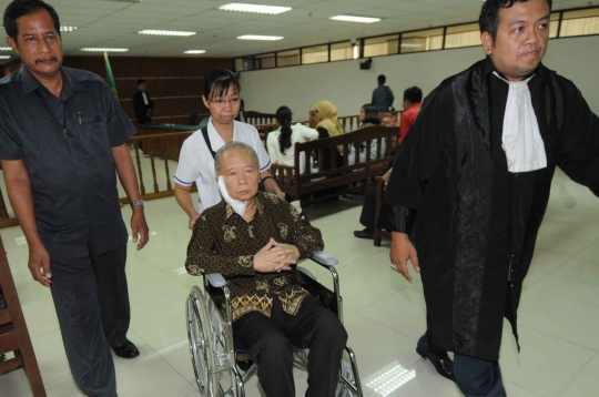 Jalani sidang lanjutan, Hasan Wijaya hadir pakai kursi roda
