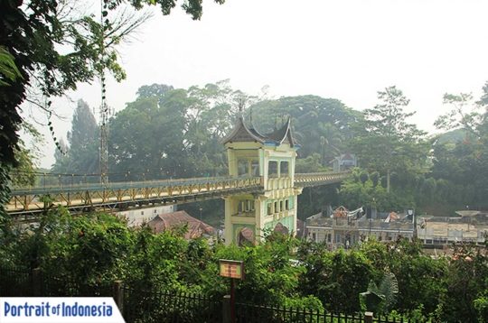 Jembatan Limpapeh, tempat favorit wisata di Bukittinggi