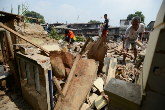 Penggusuran Kampung Pulo tahap dua berlangsung kondusif