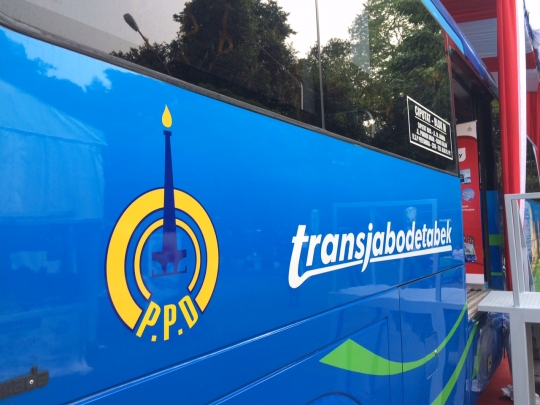 Mengintip perlengkapan canggih di dalam bus Transjabodetabek