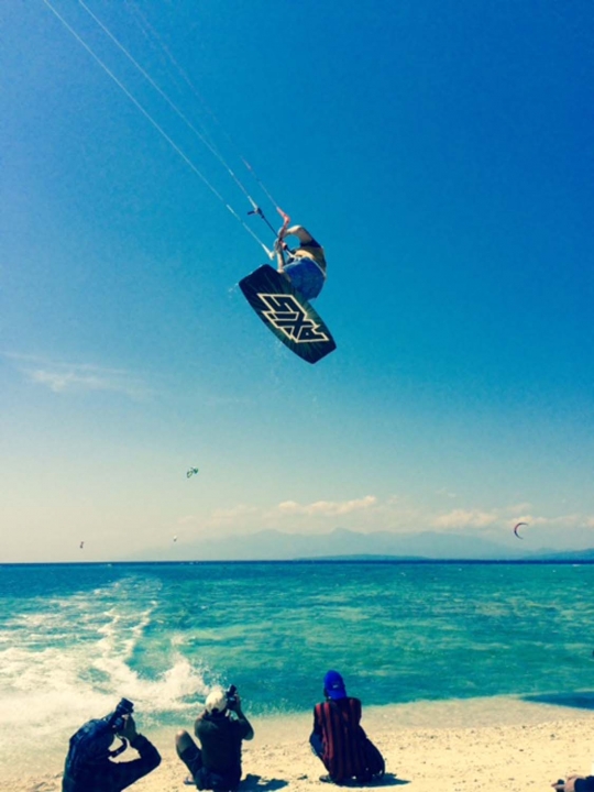 Eksotis alam Pulau Tabuhan, surga bagi pecinta kiteboarder