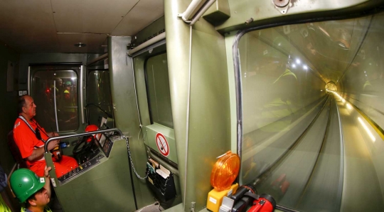 Menelusuri Gotthard Base, terowongan kereta terpanjang di dunia