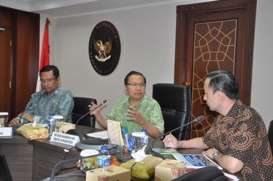 Menteri Rizal Ramli gelar rakor bahas dwelling time Tanjung Priok