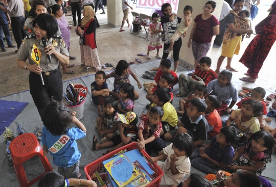 Potret ceria anak-anak Kp Pulo bermain sambil belajar di Rusunawa