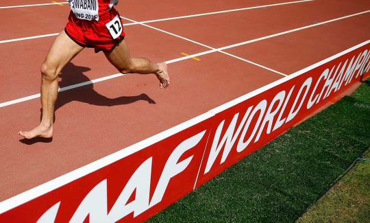 Ikut Kejuaraan Dunia IAAF, pelari Yaman ini beraksi tanpa sepatu
