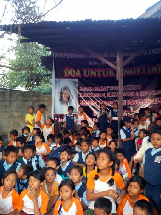 Doa bersama ratusan siswa SD kenang 100 hari kepergian Angeline