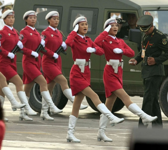 Aksi wanita perkasa Korea Utara yang tangguh di bidang militer