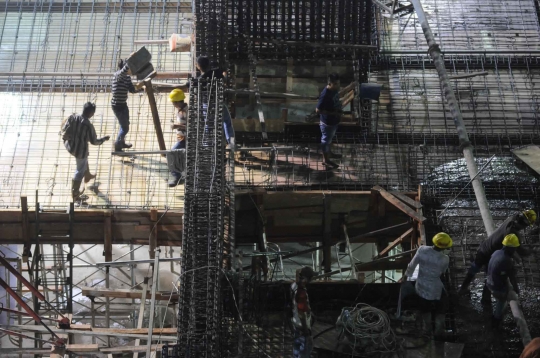 Rupiah melemah, pembangunan gedung bertingkat terus berjalan