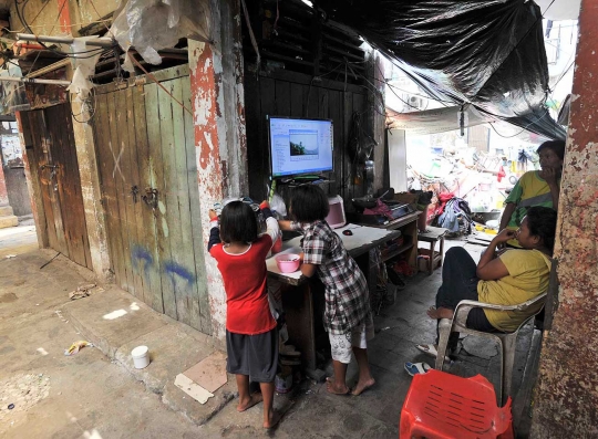 Melihat kondisi Pasar Blora yang mengenaskan di tengah Ibu Kota