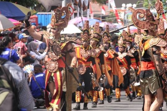 Mengintip kemeriahan Jember Fashion Carnaval 2015