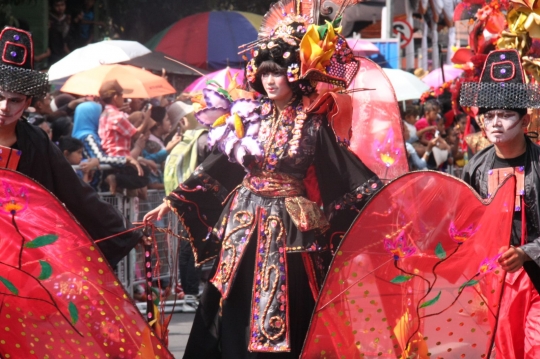 Mengintip kemeriahan Jember Fashion Carnaval 2015