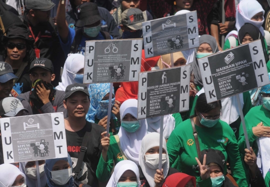 Tolak PHK massal, puluhan ribu buruh geruduk Istana Merdeka