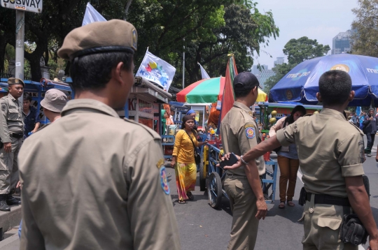 Berkah demo buruh bagi PKL