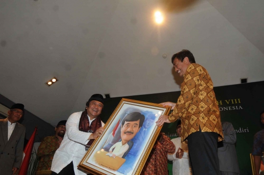 Hadiri pembukaan musyawarah LDII, Wagub Djarot dihadiahi karikatur