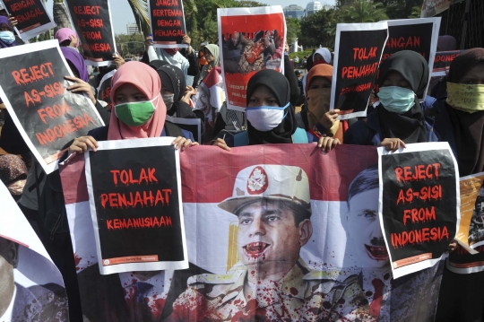 Massa ISFH geruduk Istana tolak kunjungan Presiden Mesir