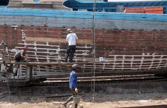 Untuk jamin keselamatan, nelayan Angke perbaiki kapal tiap 6 bulan