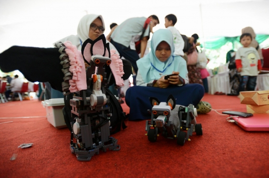 Kompetisi Robotik Nasional di SMAN 28 Jakarta