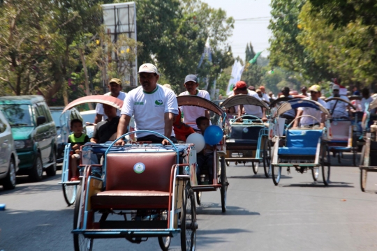 520 Tukang becak di Kediri terima asuransi jiwa