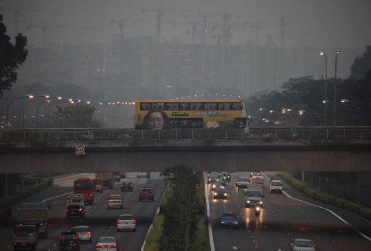 Kabut asap kebakaran hutan Sumatera sampai ke Singapura