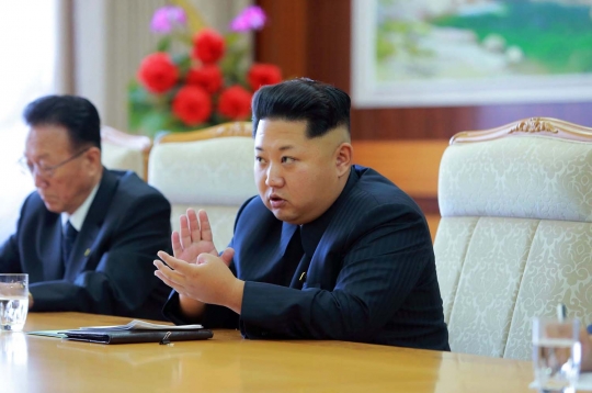 Gaya unik Kim Jong-un ajak Wapres Kuba nonton pentas seni usai rapat