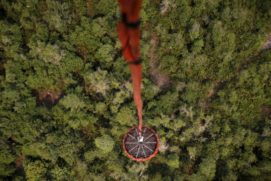 Menyaksikan bom air padamkan kebakaran hutan di Ogan Komering Ulu