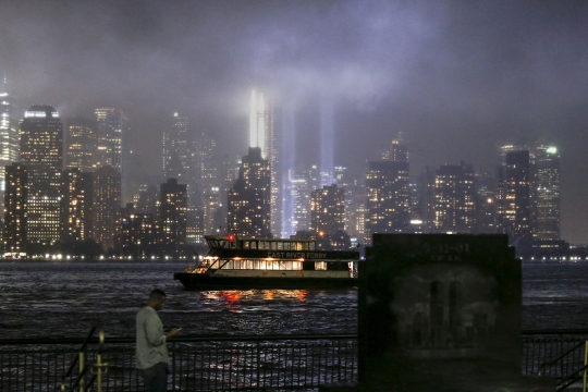 Keindahan 'Tribute in Light' untuk peringati 14 tahun tragedi WTC